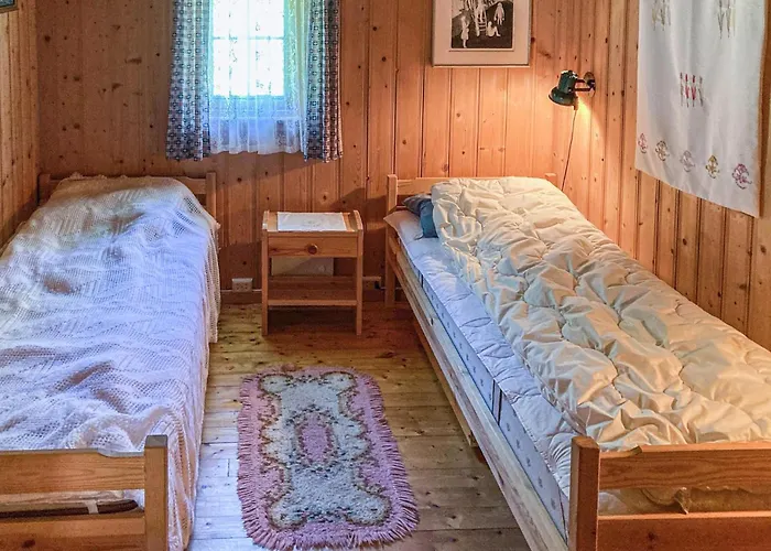 3 Bedroom Awesome In Leikanger (More og Romsdal)